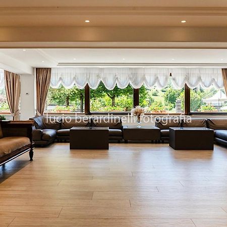 Hotel Edelweiss ペスカッセーロリ エクステリア 写真