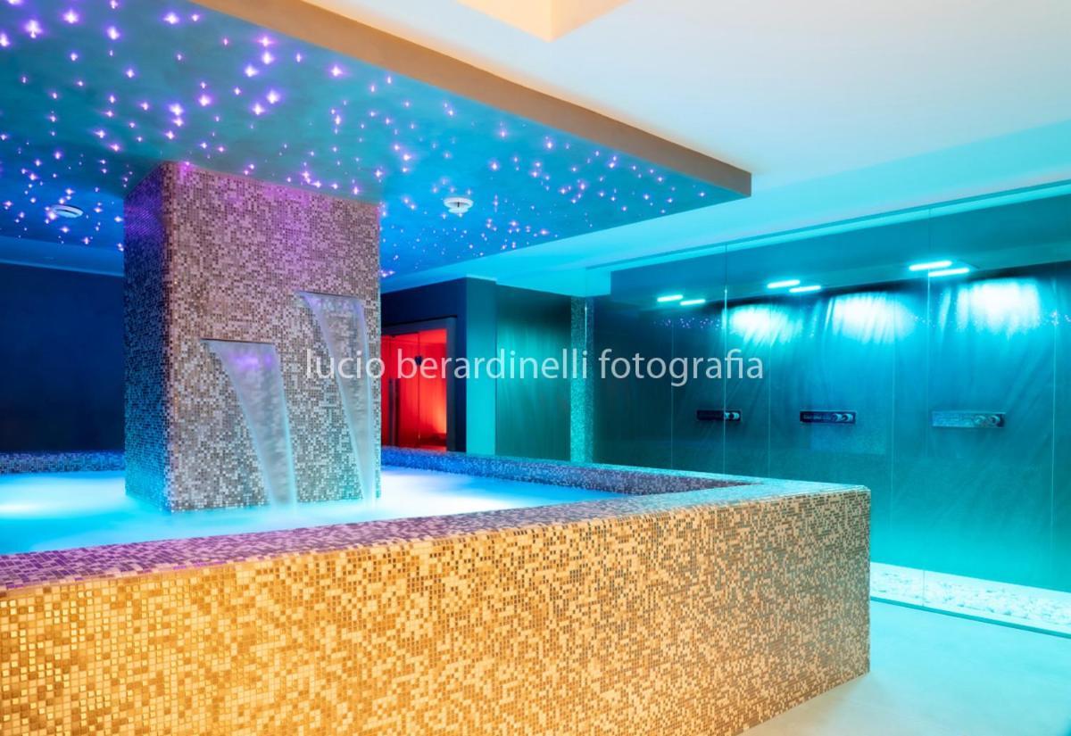 Hotel Edelweiss ペスカッセーロリ エクステリア 写真