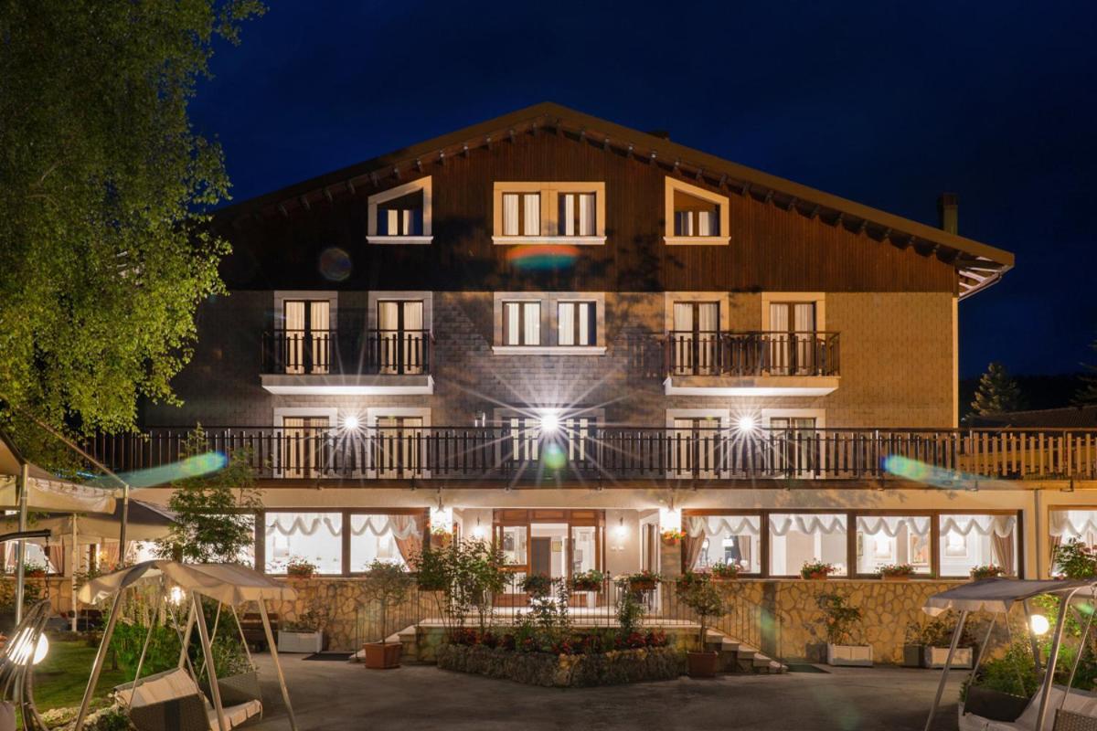 Hotel Edelweiss ペスカッセーロリ エクステリア 写真